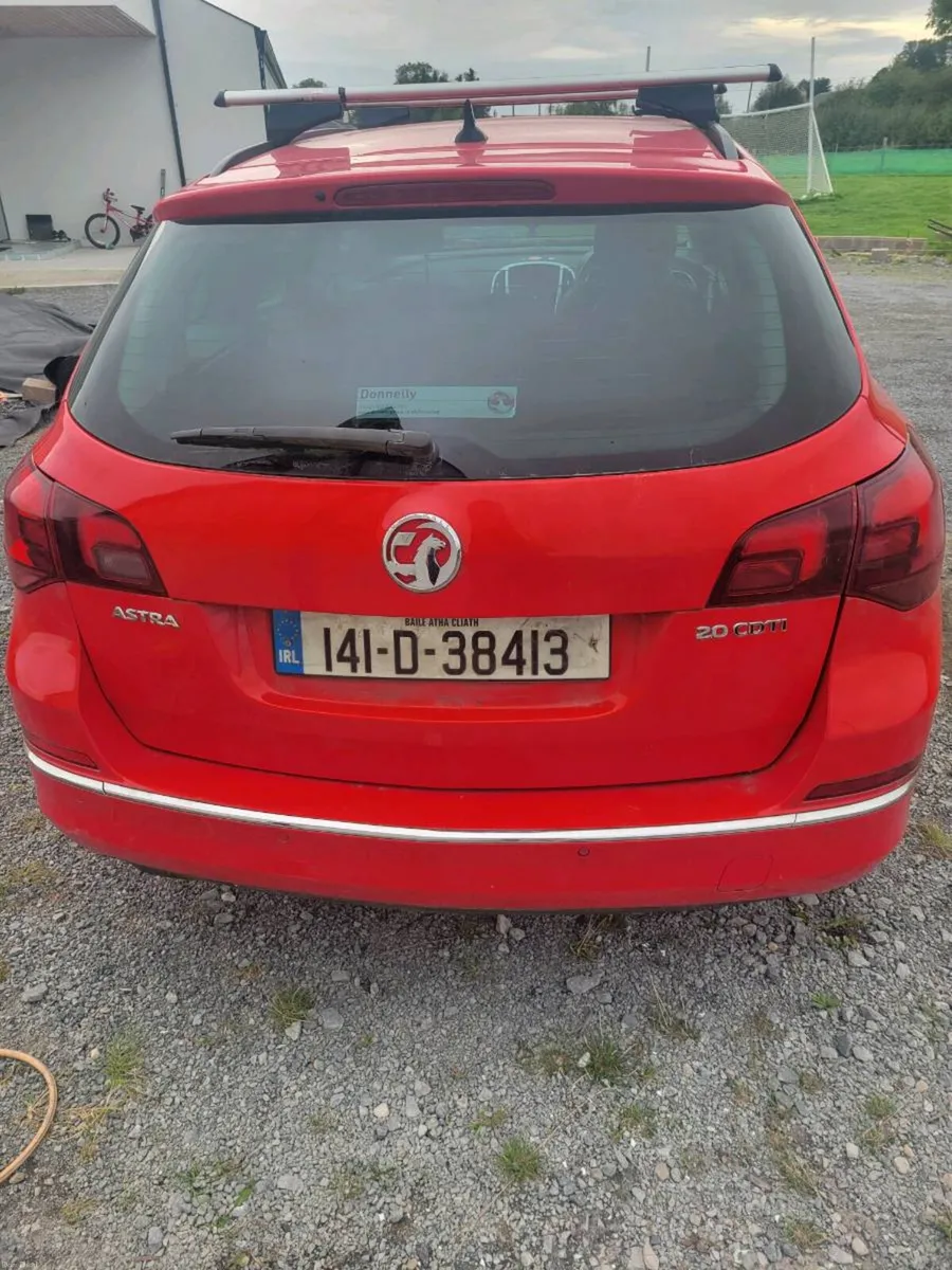 Vauxhall Astra Tourer (estate) - Image 3