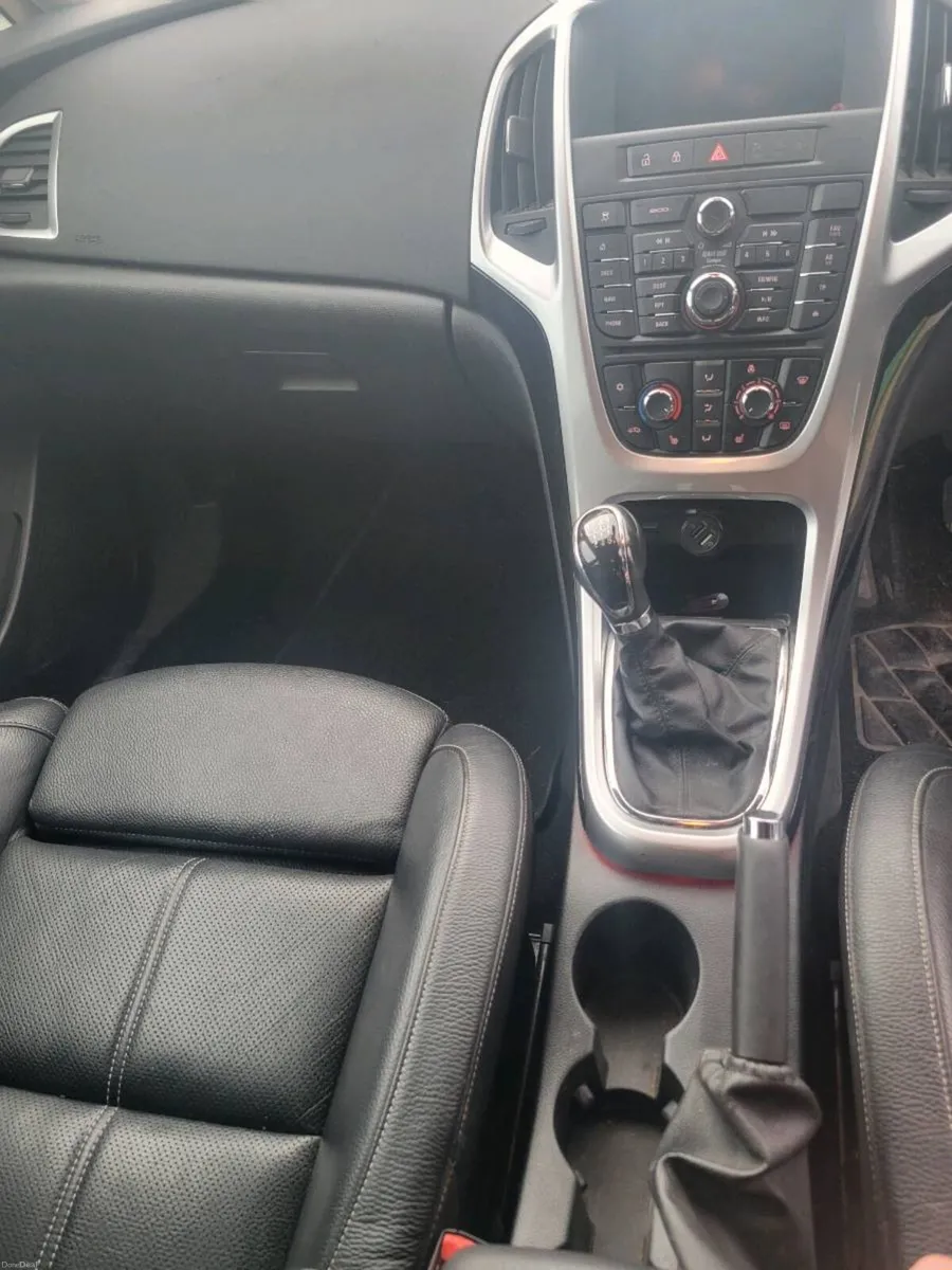 Vauxhall Astra Tourer (estate) - Image 5