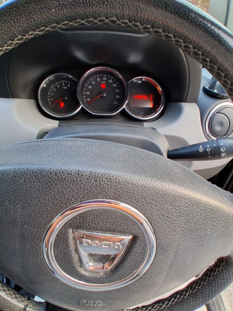 2024 Dacia Duster Signature 110 4 4DR - Image 4