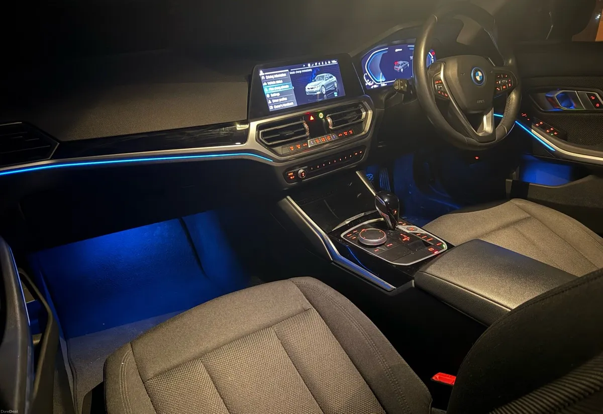 BMW 330e Hybrid - Image 4