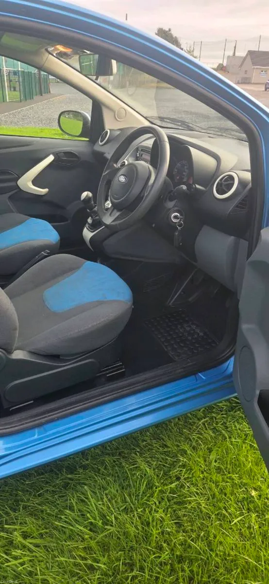 Car - Image 6