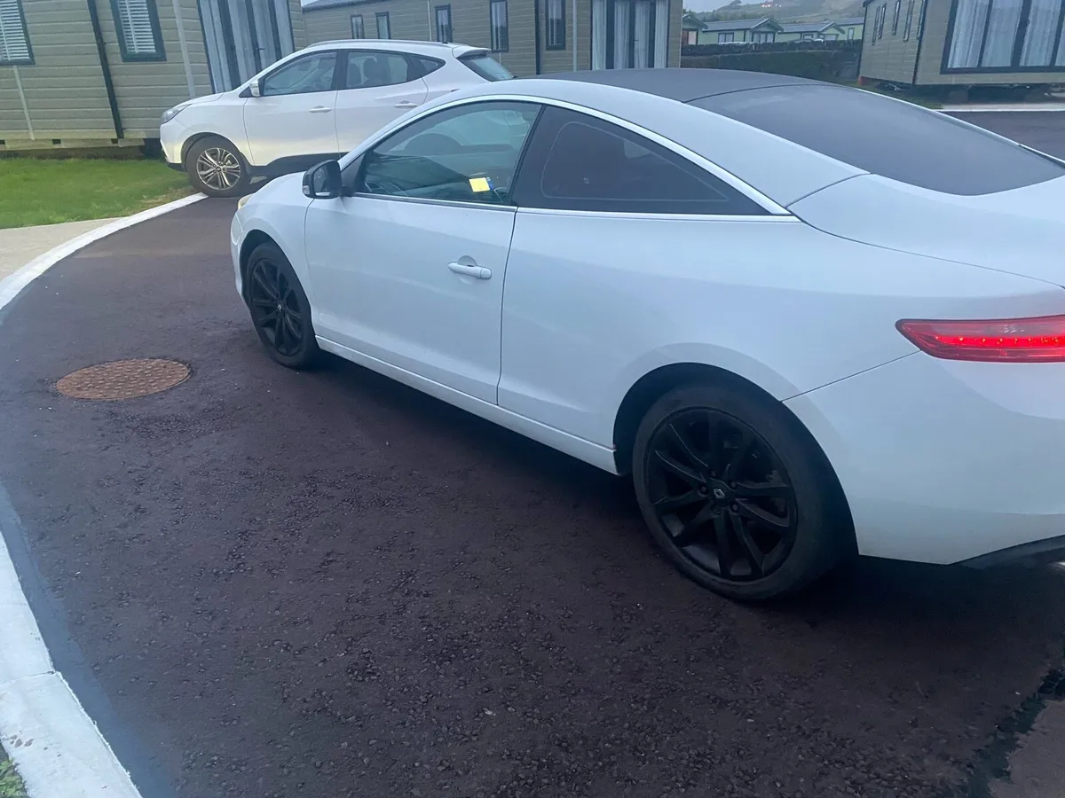 2011 white rare Laguna coupe mint nct 9/27 - Image 2