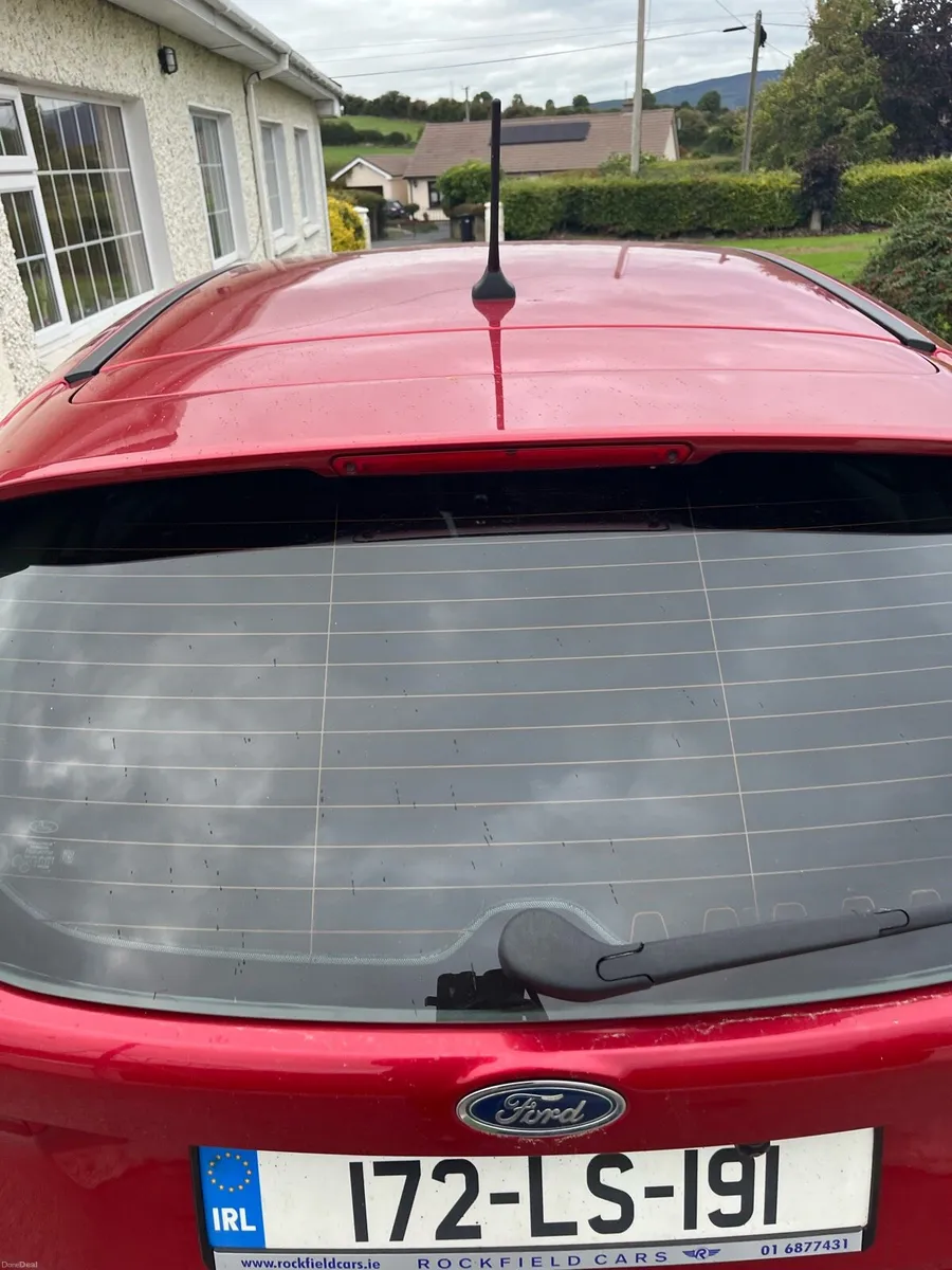 A car - Image 6