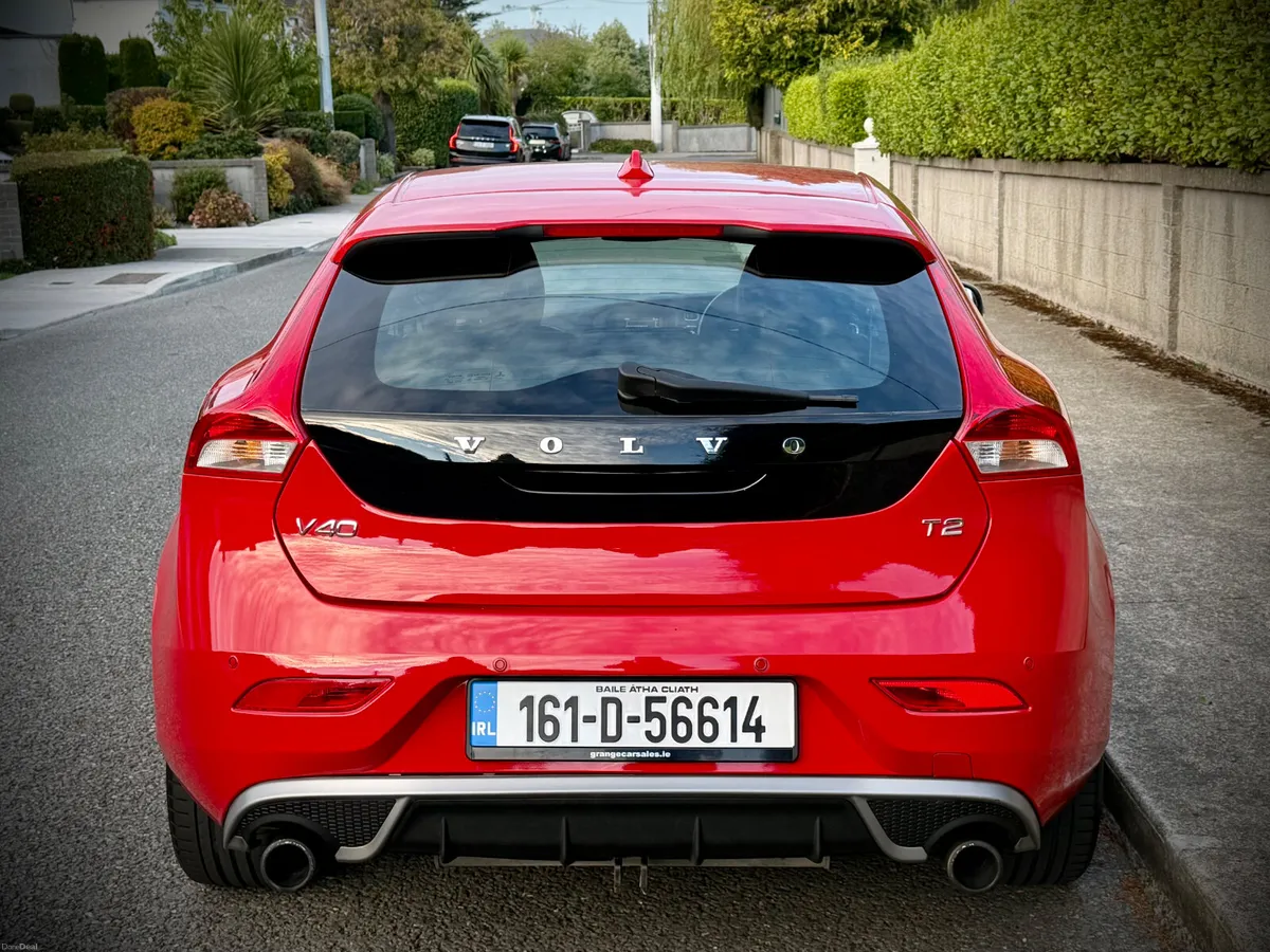 Volvo V40 2.0 T2 Petrol R-Design. - Image 5