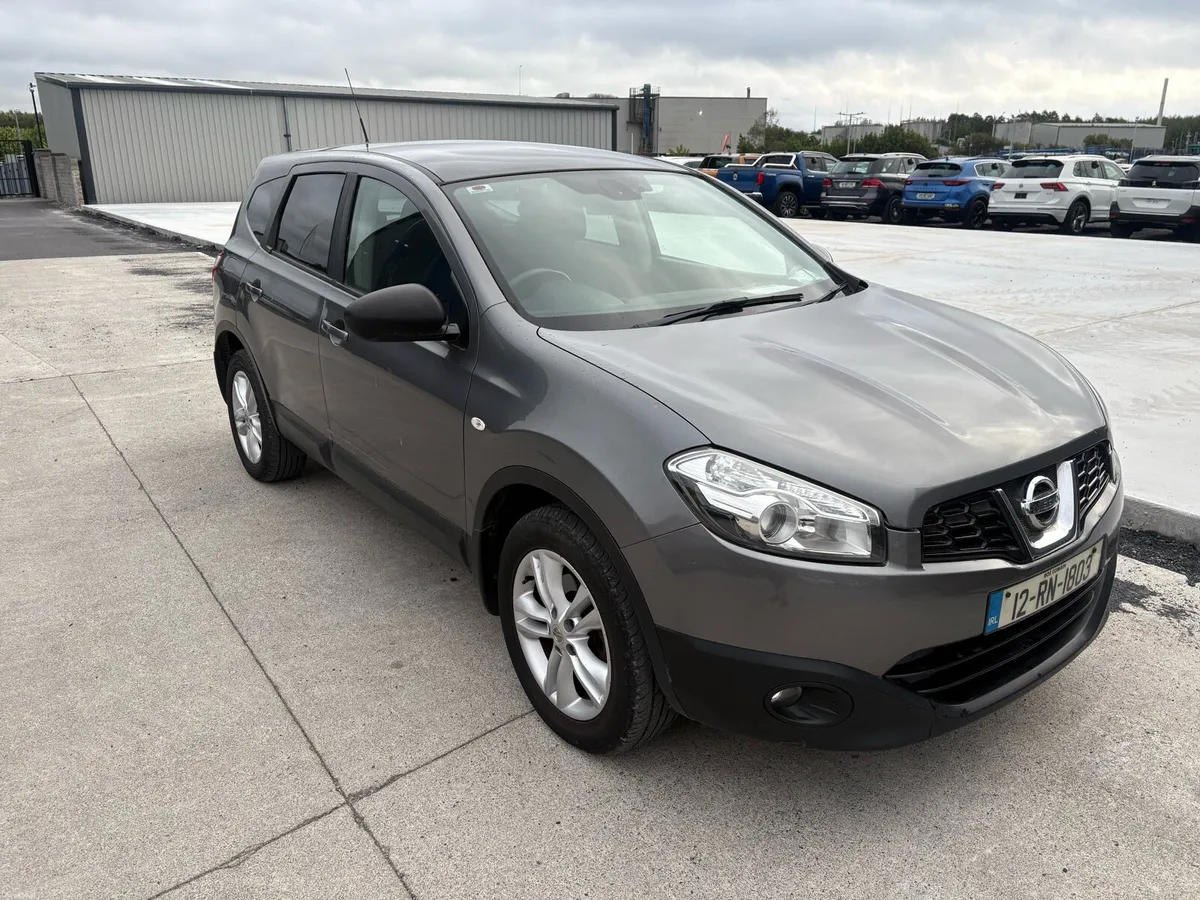Nissan  +2 - Image 4