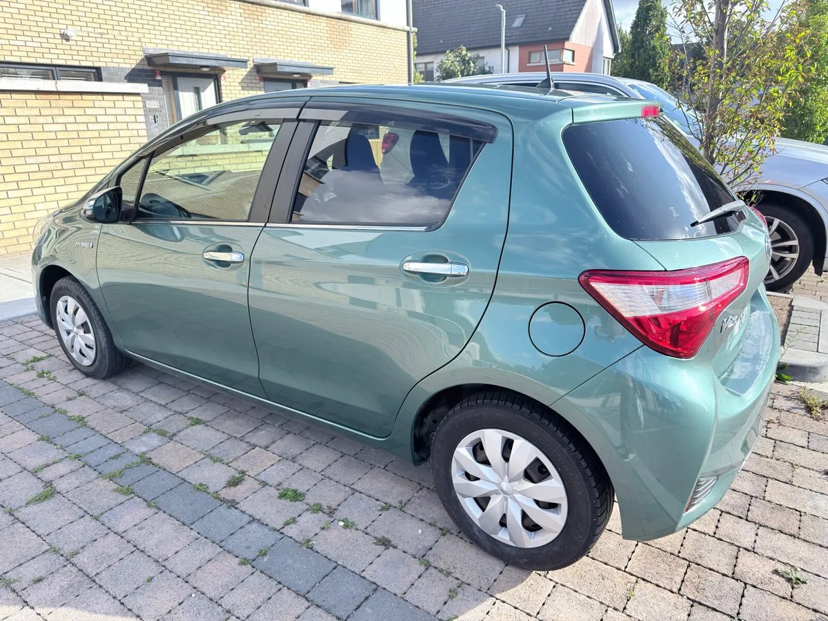 2017 Toyota vitz / Yaris hybrid automatic 63k klm - Image 3