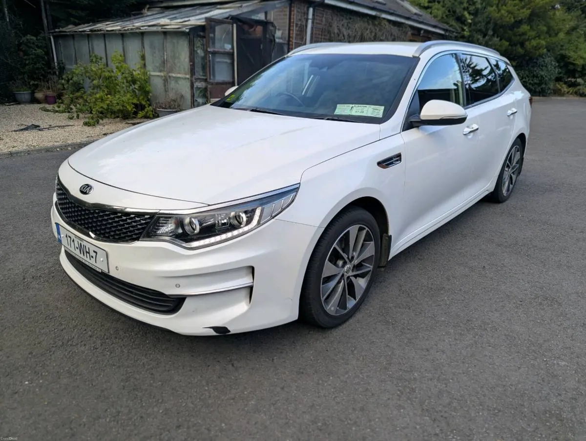 2017 Kia Optima Sportwagon - Image 2