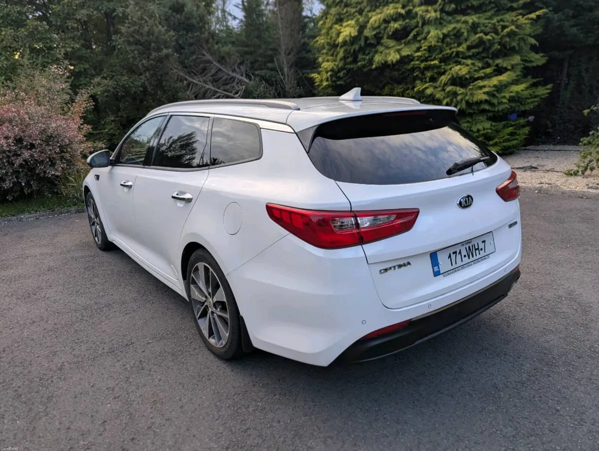 2017 Kia Optima Sportwagon - Image 4