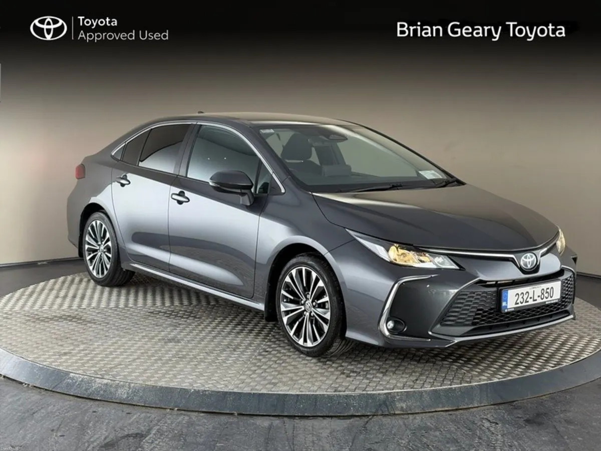 Toyota Corolla HYBRID LUNA SPORT SALOON - Image 1