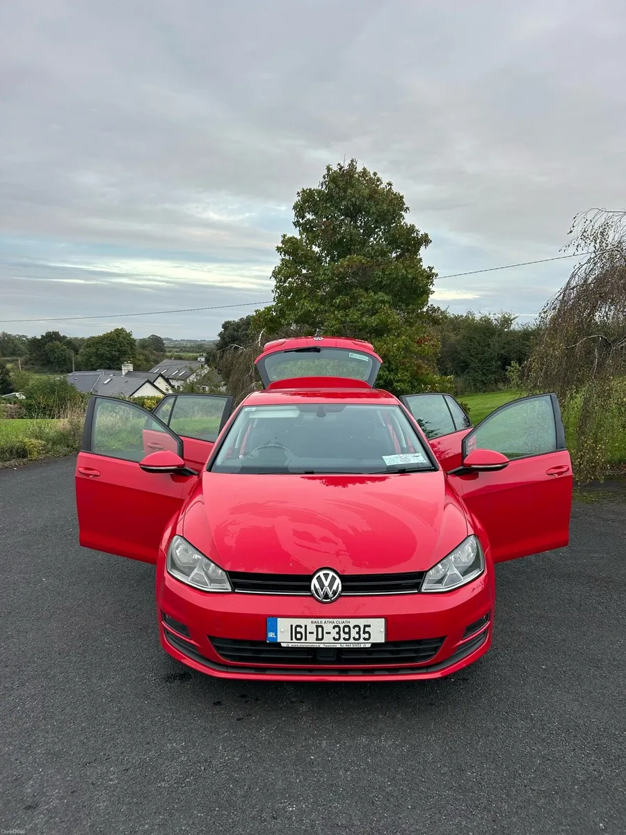 Volkswagen Golf TSI 1.2L 2016 Red - Image 2