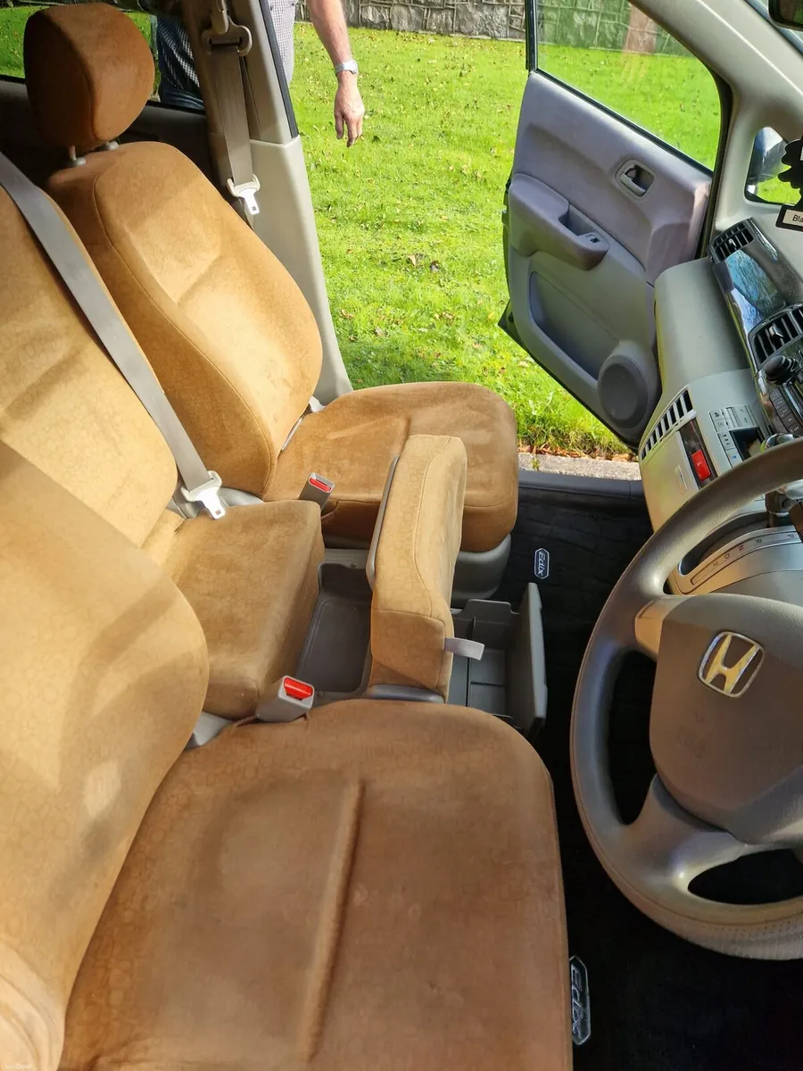Honda fr-v automatic - Image 6