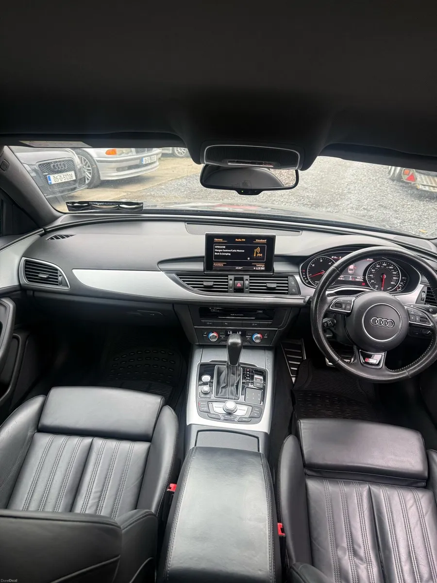 AUDI A6 S-LINE BLACK EDITION - Image 4