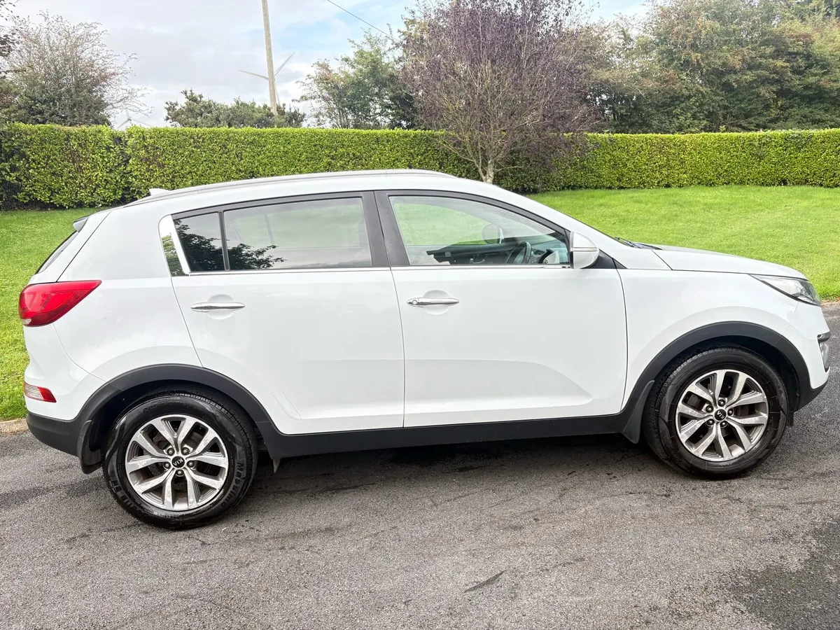 Kia Sportage 1.7 Crdi 2015 in mint condition - Image 3