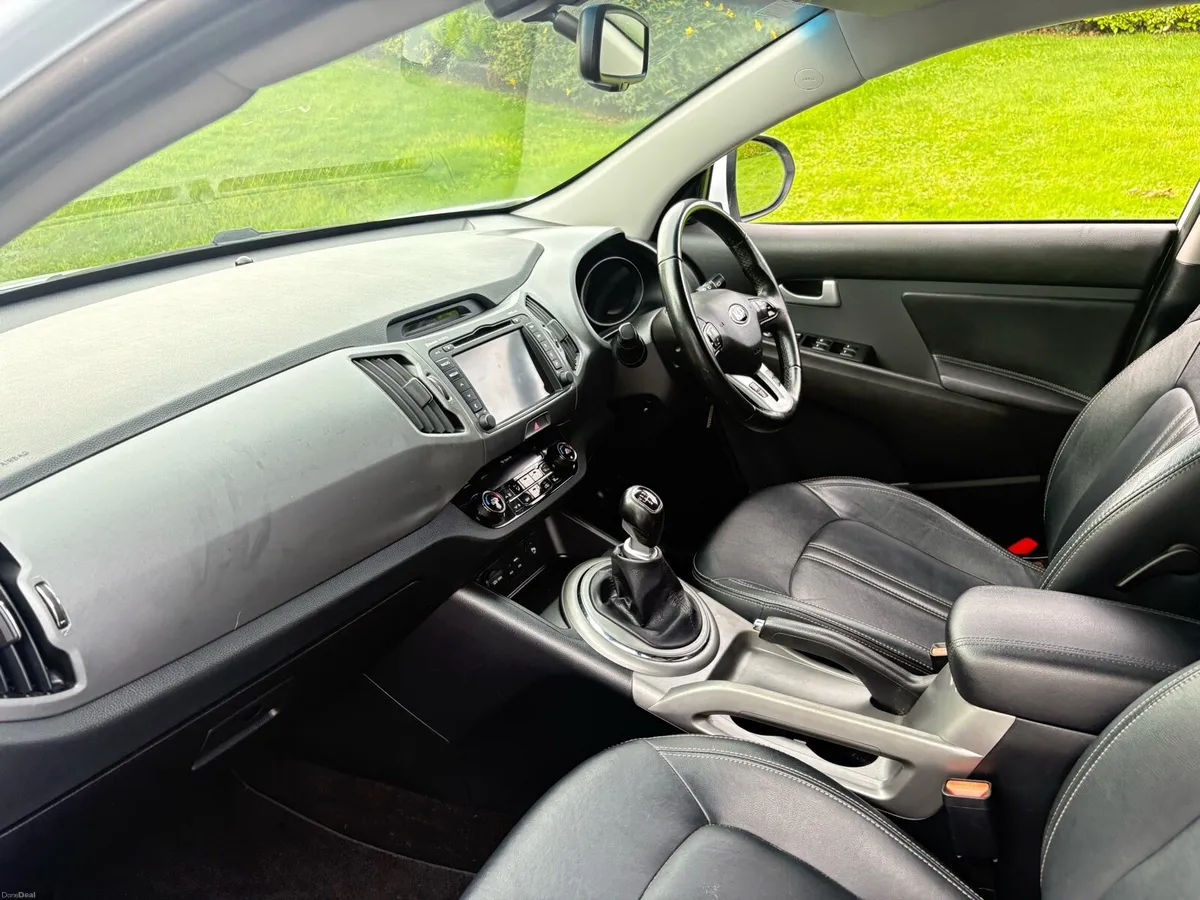 Kia Sportage 1.7 Crdi 2015 in mint condition - Image 5