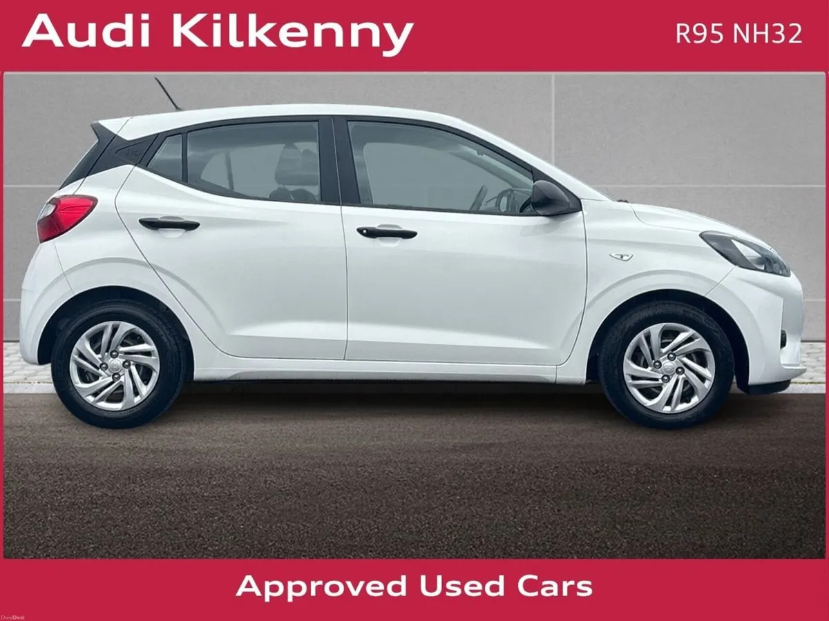 Hyundai i10 CLASSIC 1.0 5DR *1 OWNER - PRISTINE CA - Image 5