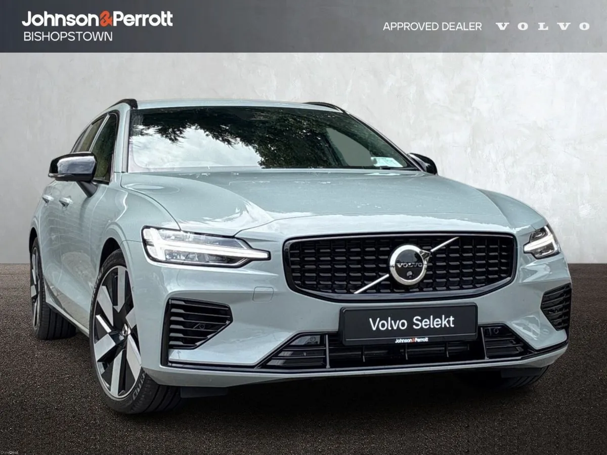 Volvo V60 T6 350 bhp AWD PHEV Plus Dark - Towbar / - Image 1