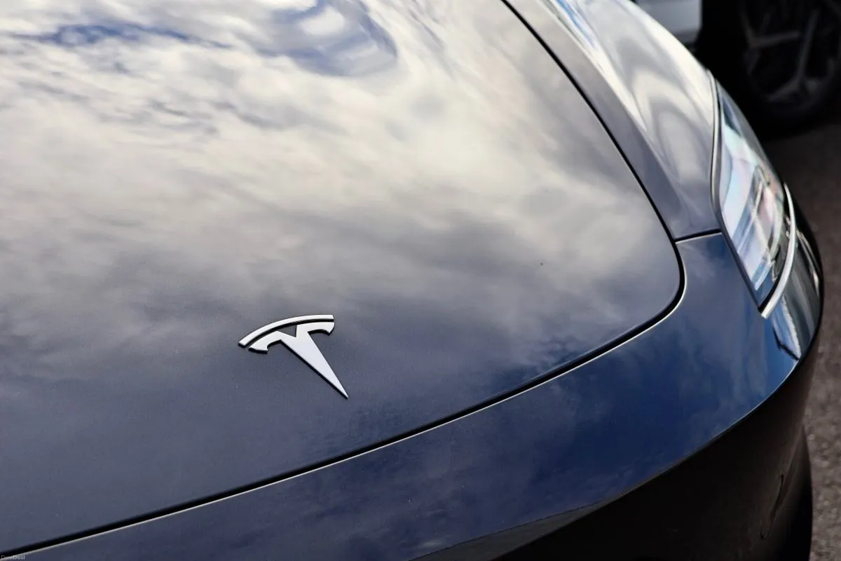 Tesla Model 3 RWD, Cream Leather , Pan Roof - Image 5