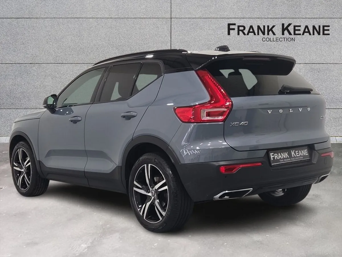 Volvo XC40 D3 DIESEL (150hp) R-Design Pro Auto - Image 2
