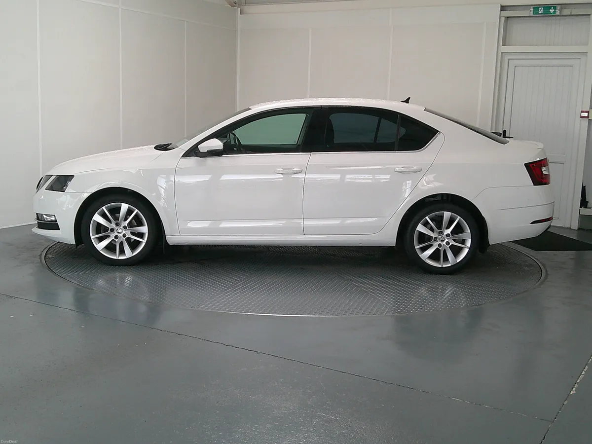 Skoda Octavia 2017 - Image 4