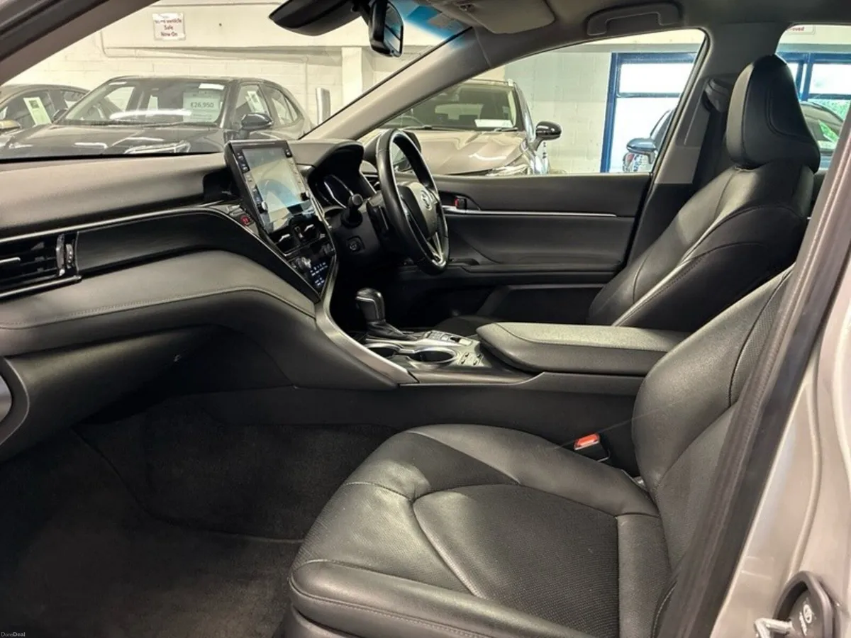 Toyota Camry PLATINUM EDITION - Image 6