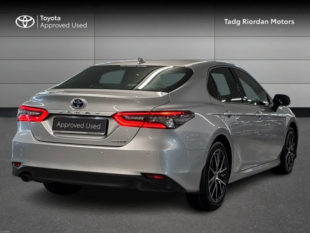 Toyota Camry PLATINUM EDITION - Image 2