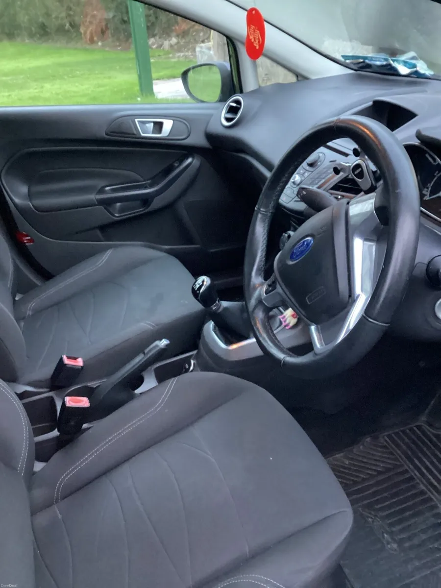 141 Ford Fiesta Zetec - Image 4
