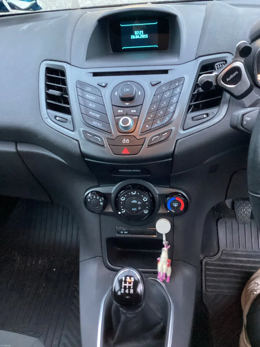 141 Ford Fiesta Zetec - Image 5