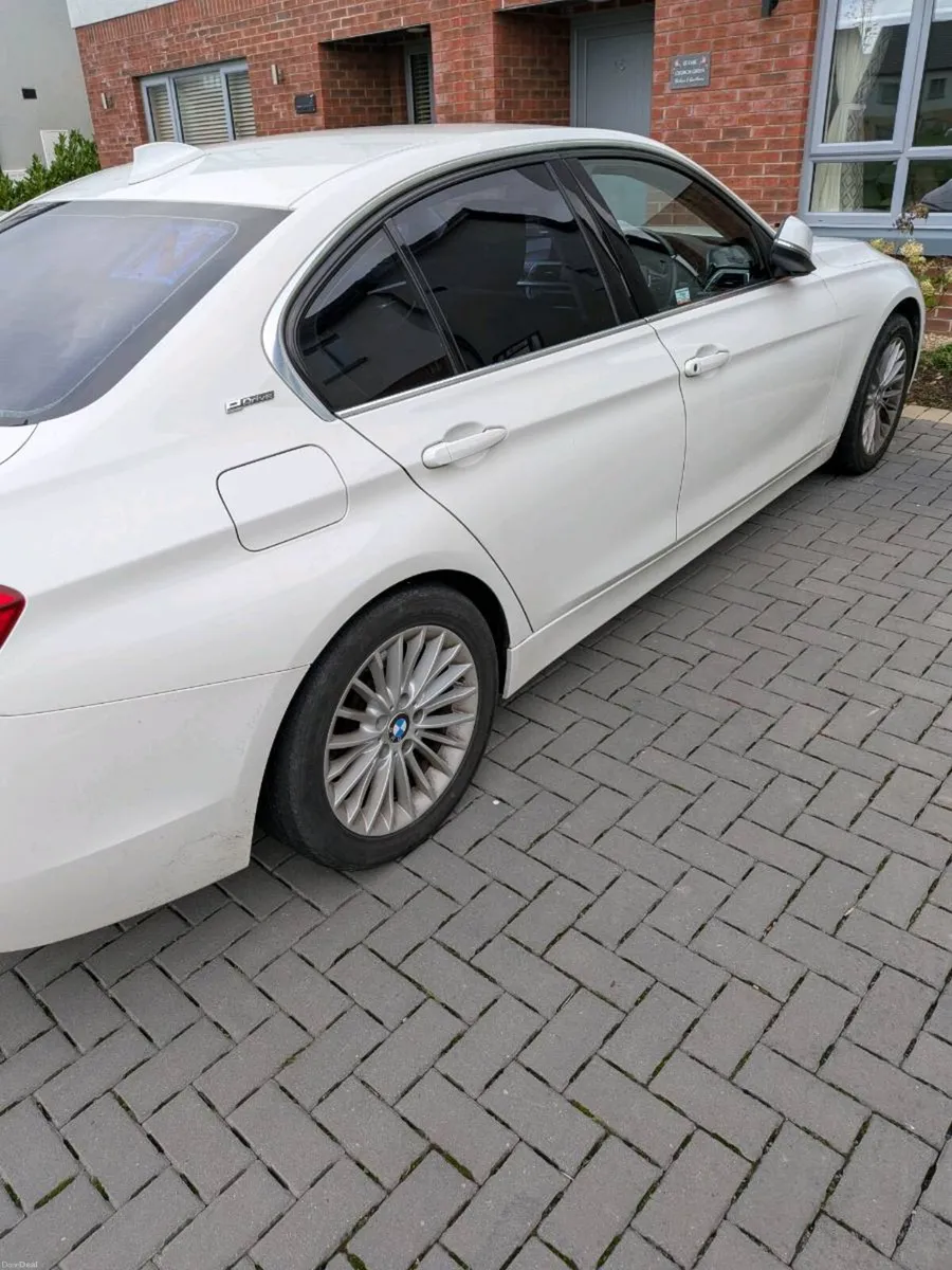 2017 BMW 330e Luxury Line Auto | Leather |  NCT In - Image 5