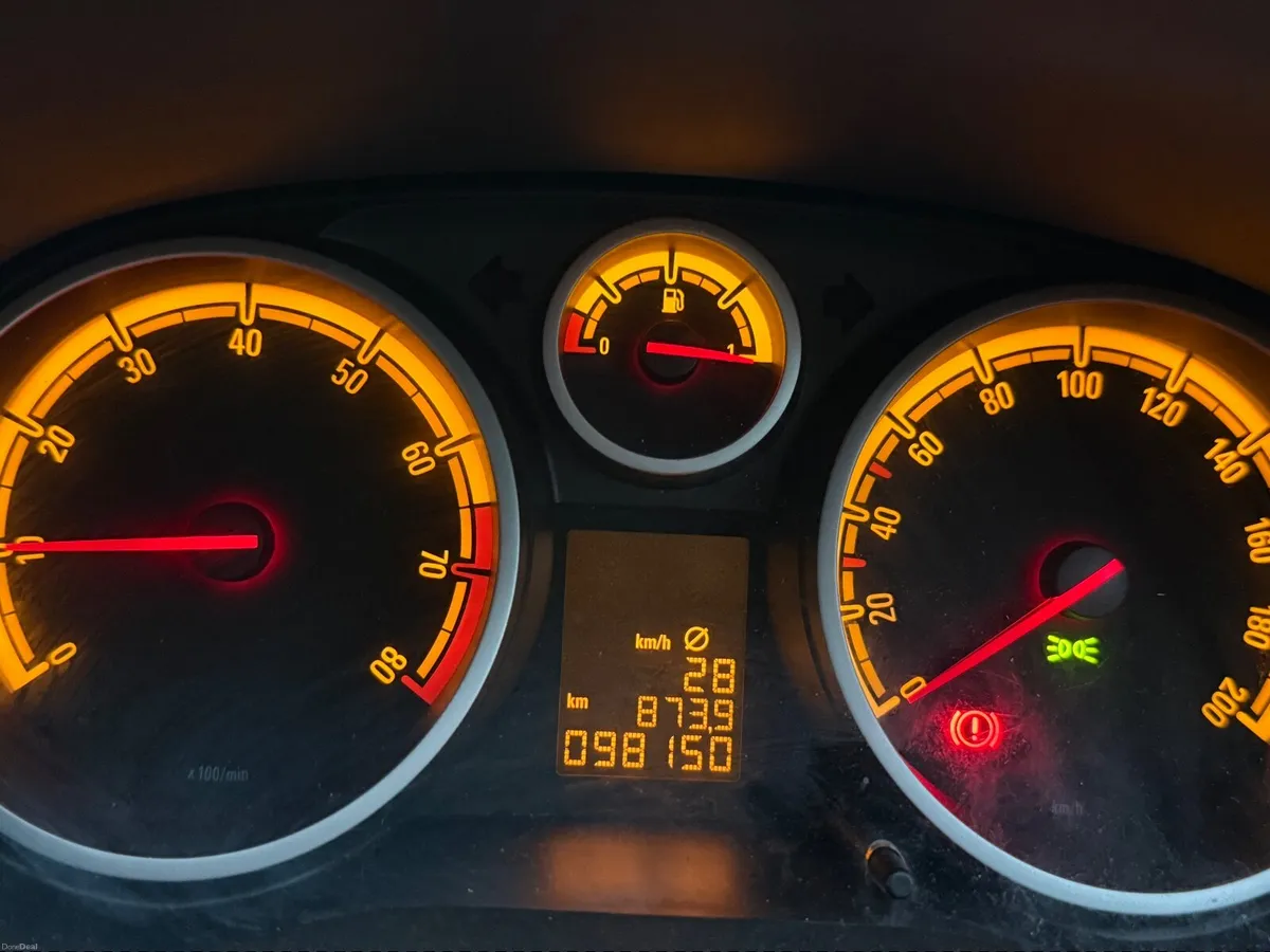 2013 Opel Corsa 1.2L Petrol 98,000km - Image 4