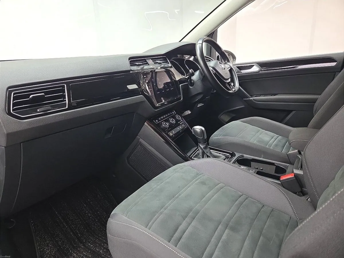 Volkswagen Touran TSI Highline DSG - Image 4