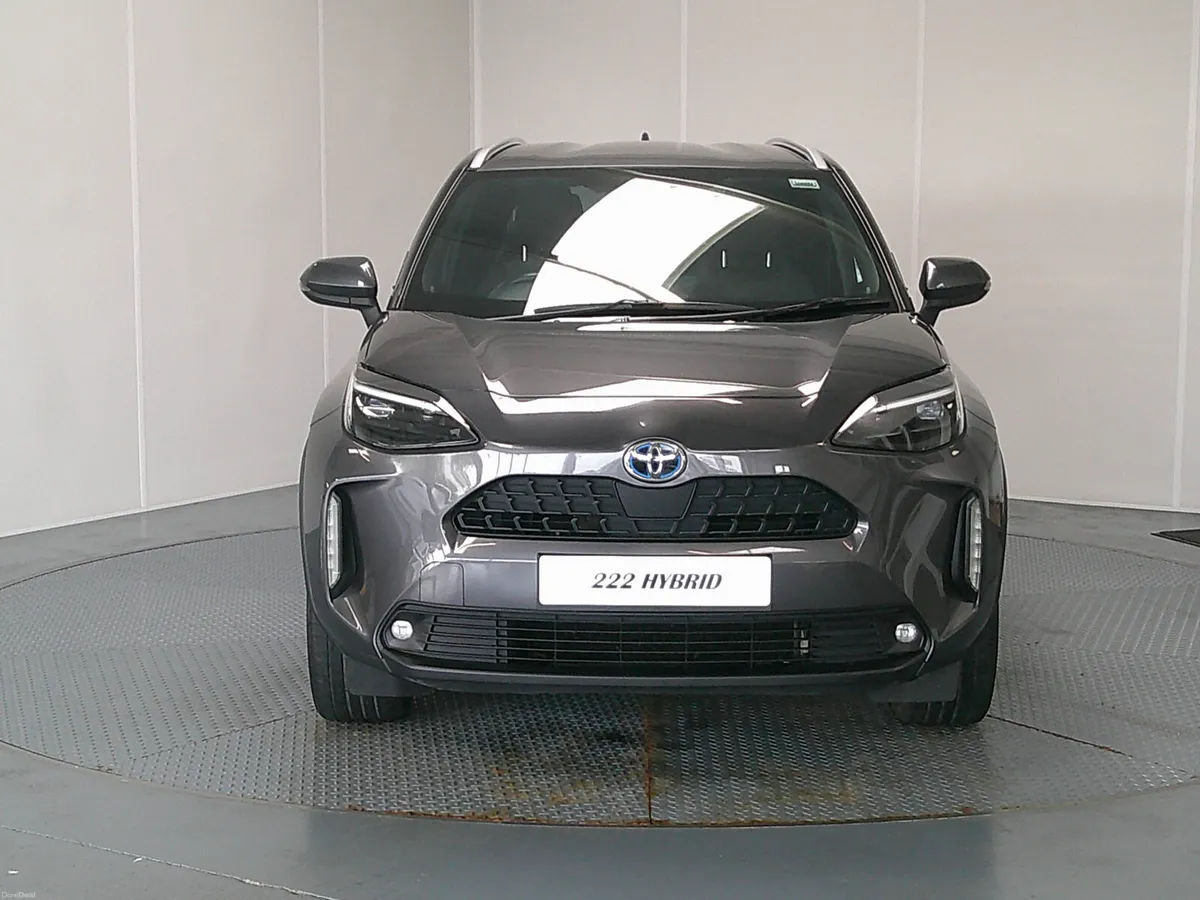 Toyota Yaris 2022 - Image 2
