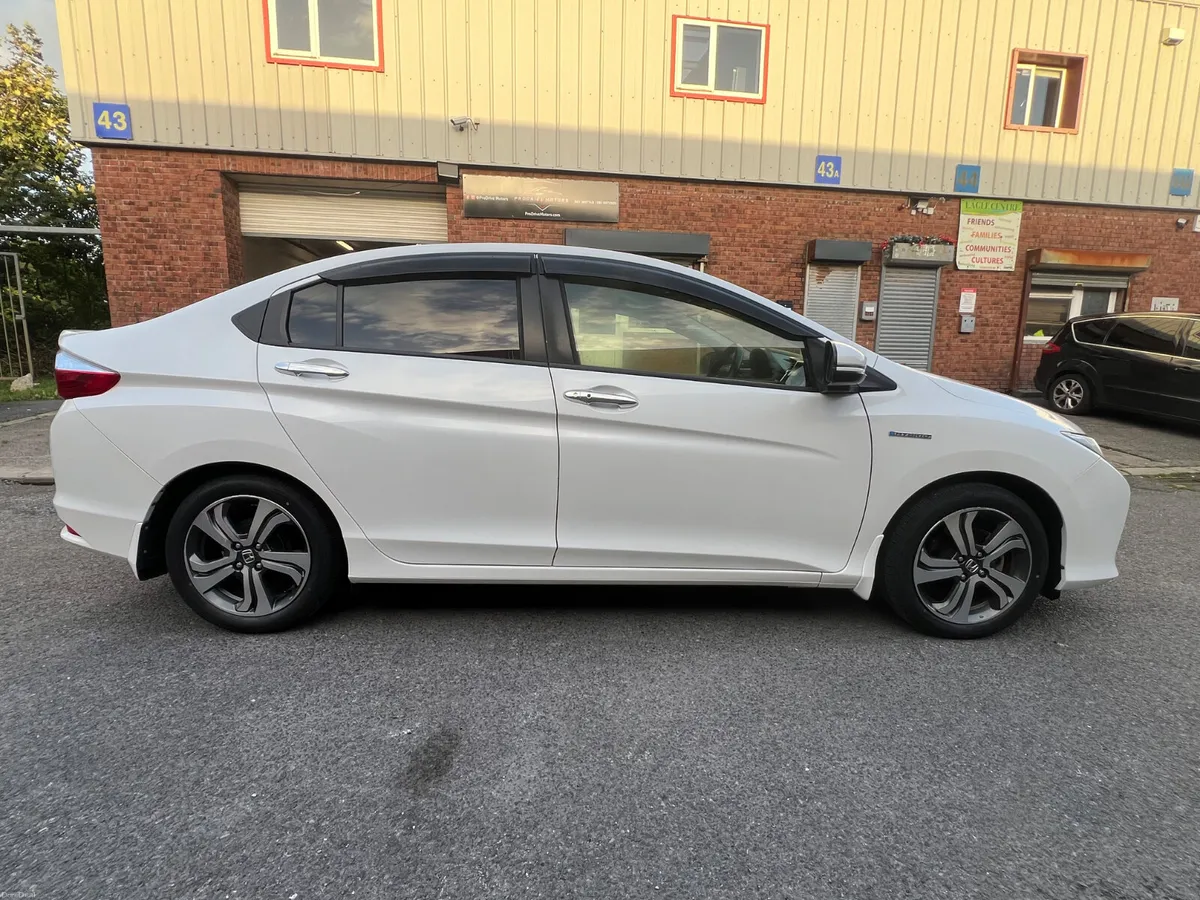 2015 Honda Grace 1.5L Hybrid - Image 6