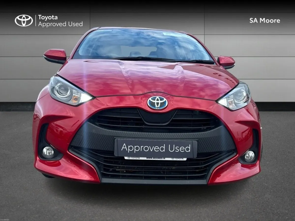 Toyota Yaris HYBRID LUNA - Image 5