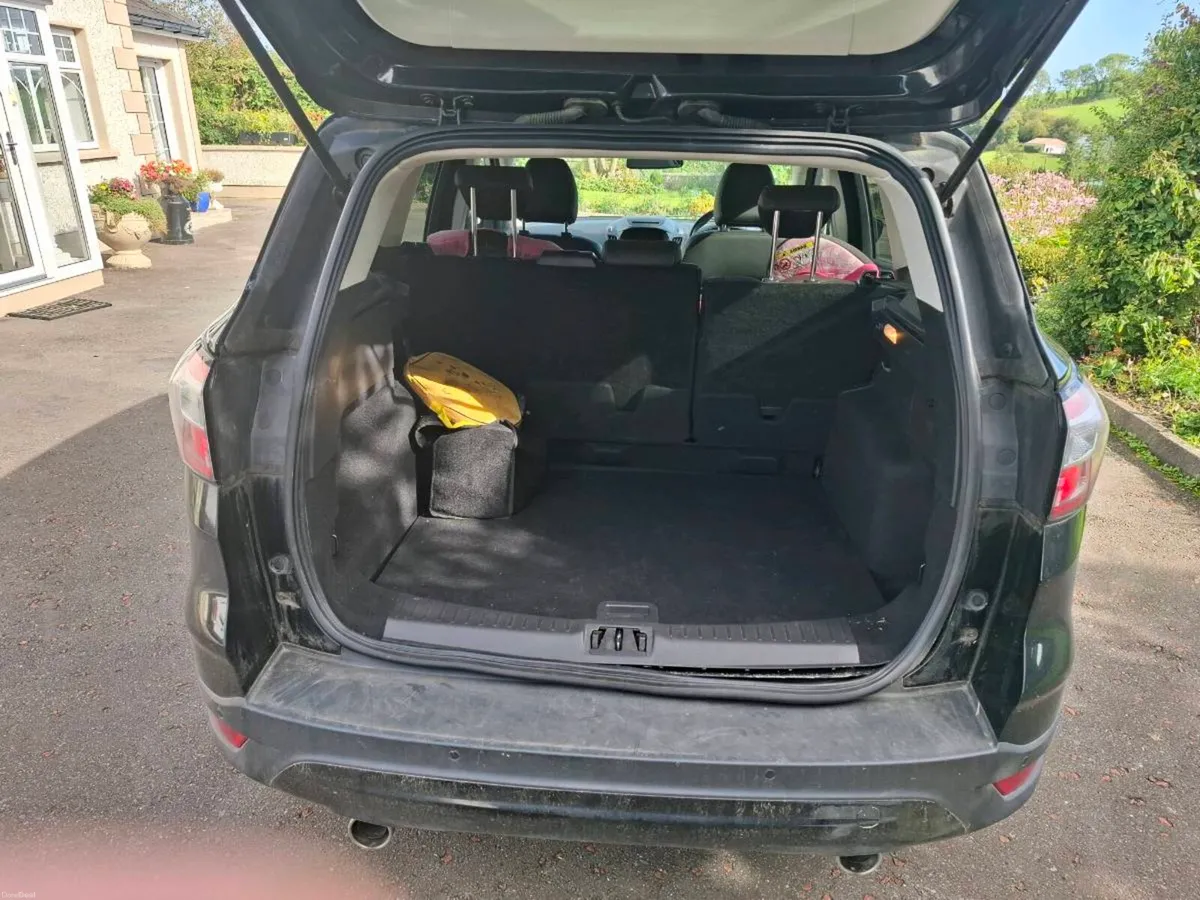 Ford Kuga - Image 2