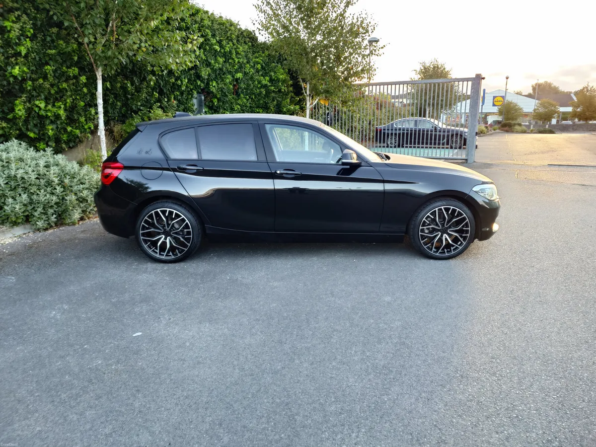 BMW 118i Style - Image 4