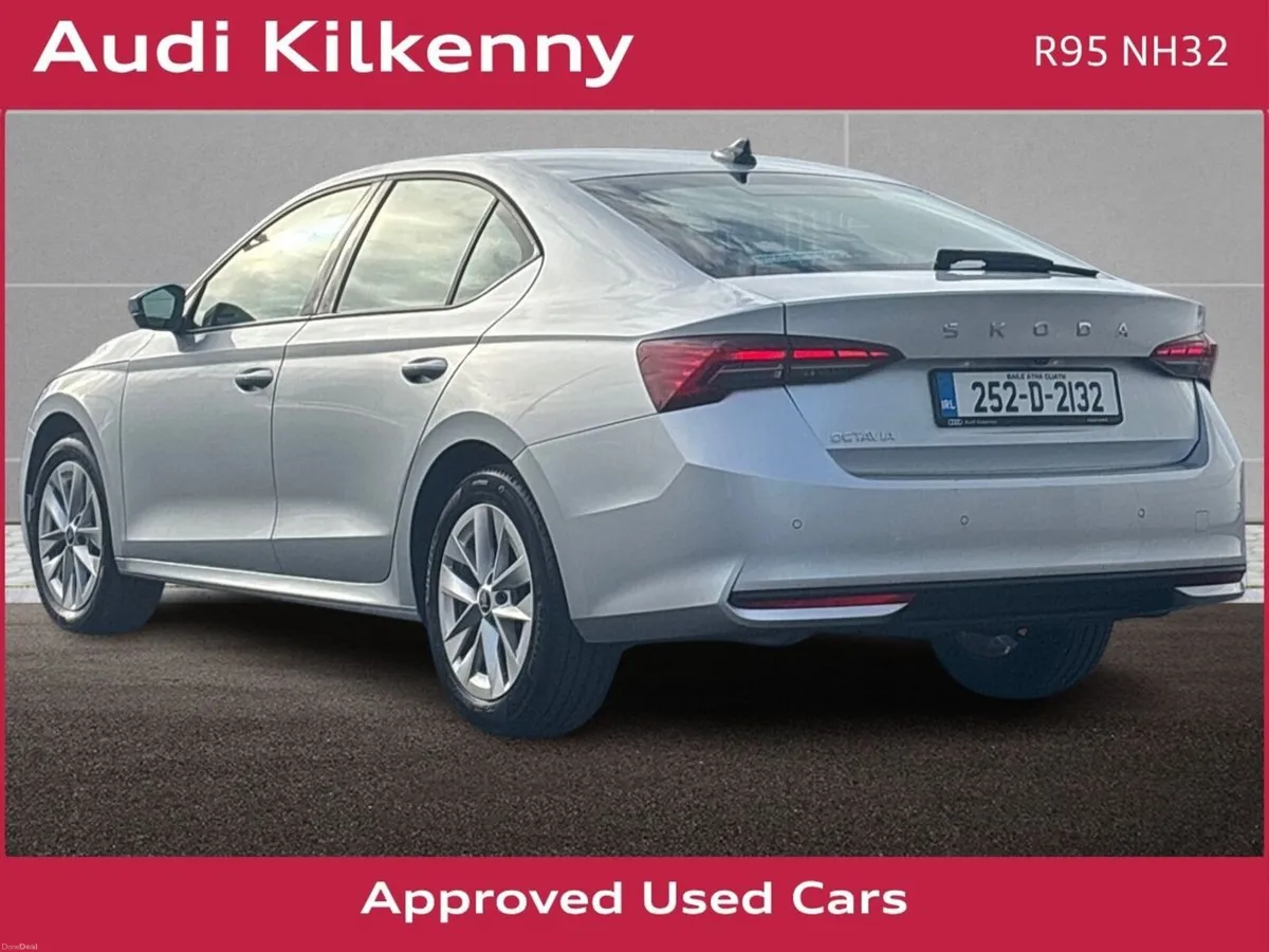 Skoda Octavia SELECTION 2.0 TDI 115 BHP 4DR *1 OWN - Image 4