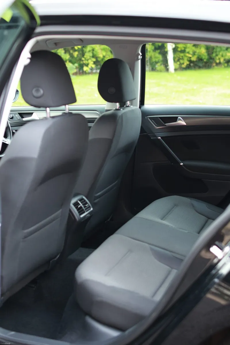Volkswagen Golf 2013 - Image 2