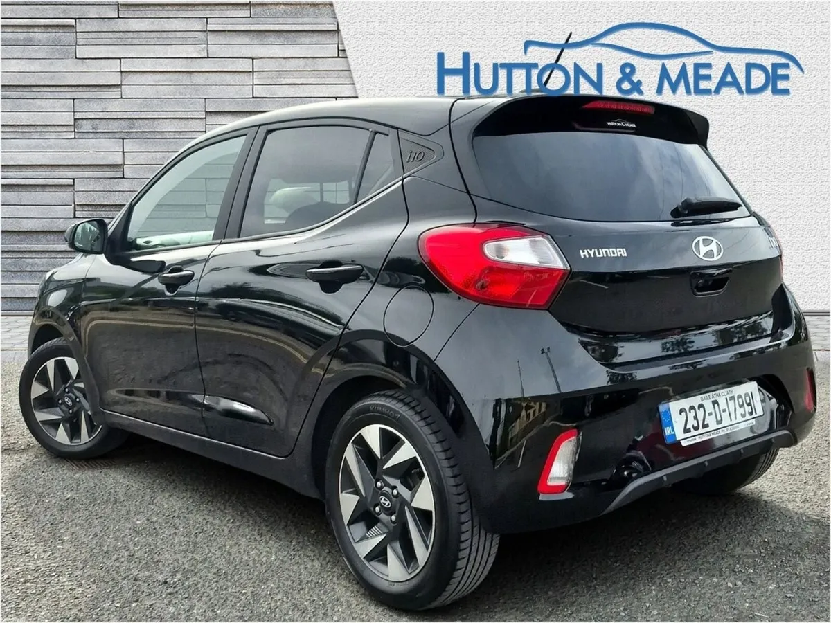 Hyundai i10 Delux Plus Auto 1.0 Petrol 5dr - Image 2