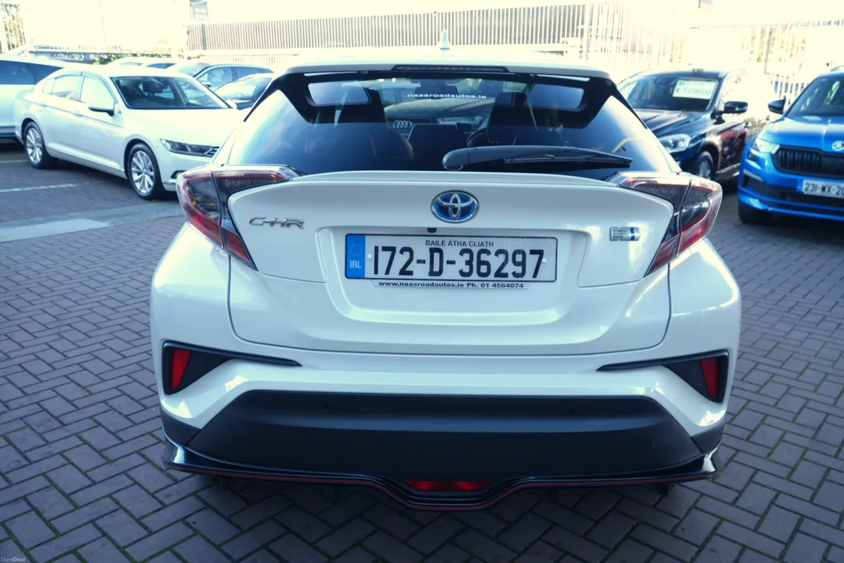 1.8 PETROL HYBRID SPORT SYNERGY DRIVE 5DR HATCHBAC - Image 5