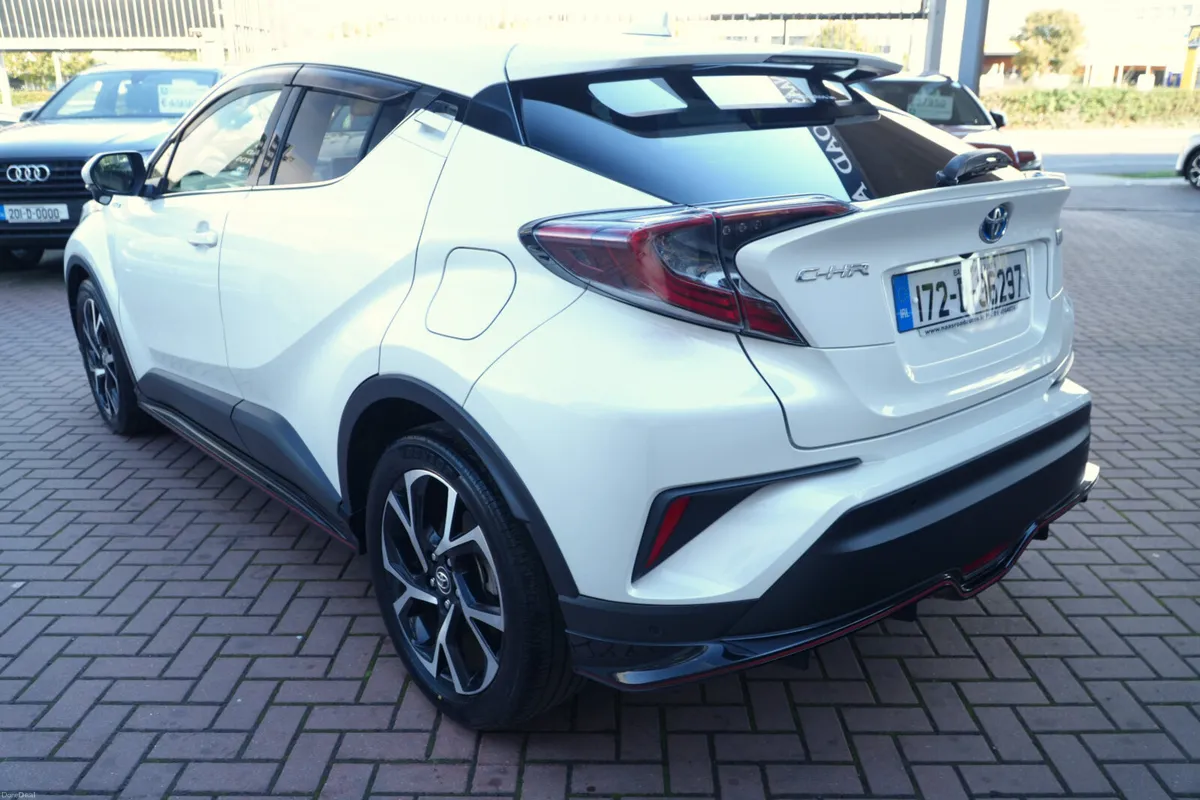 1.8 PETROL HYBRID SPORT SYNERGY DRIVE 5DR HATCHBAC - Image 6