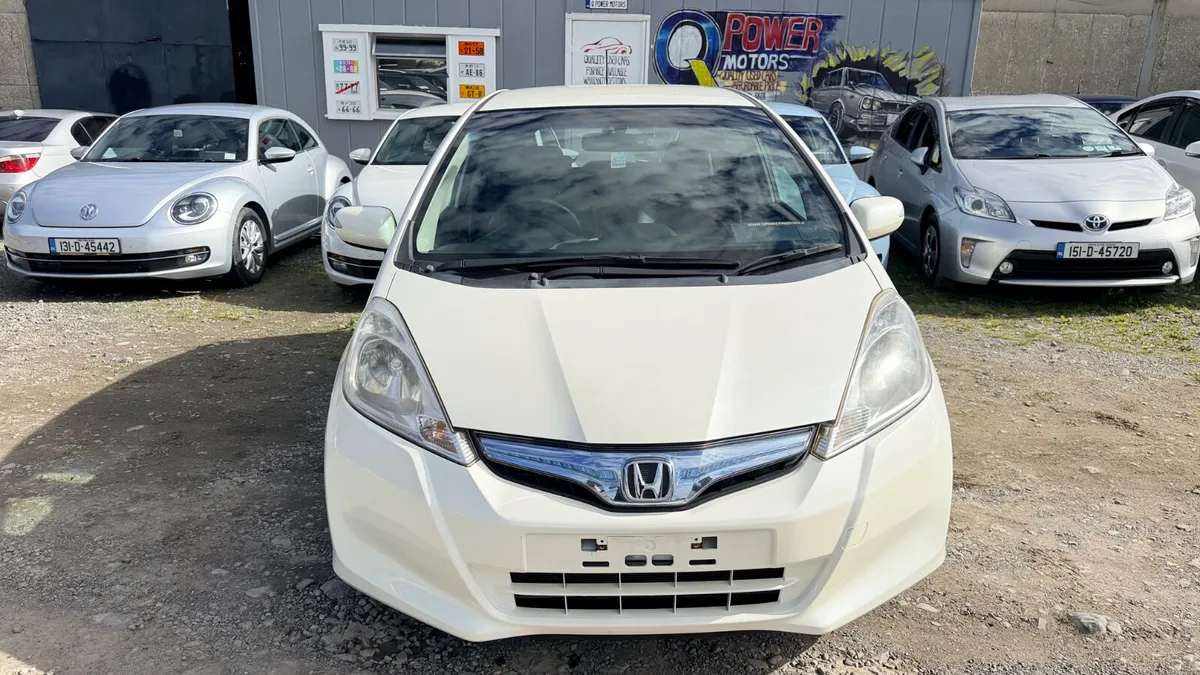 2013 Honda Fit Hybrid  Half Leather - Image 3