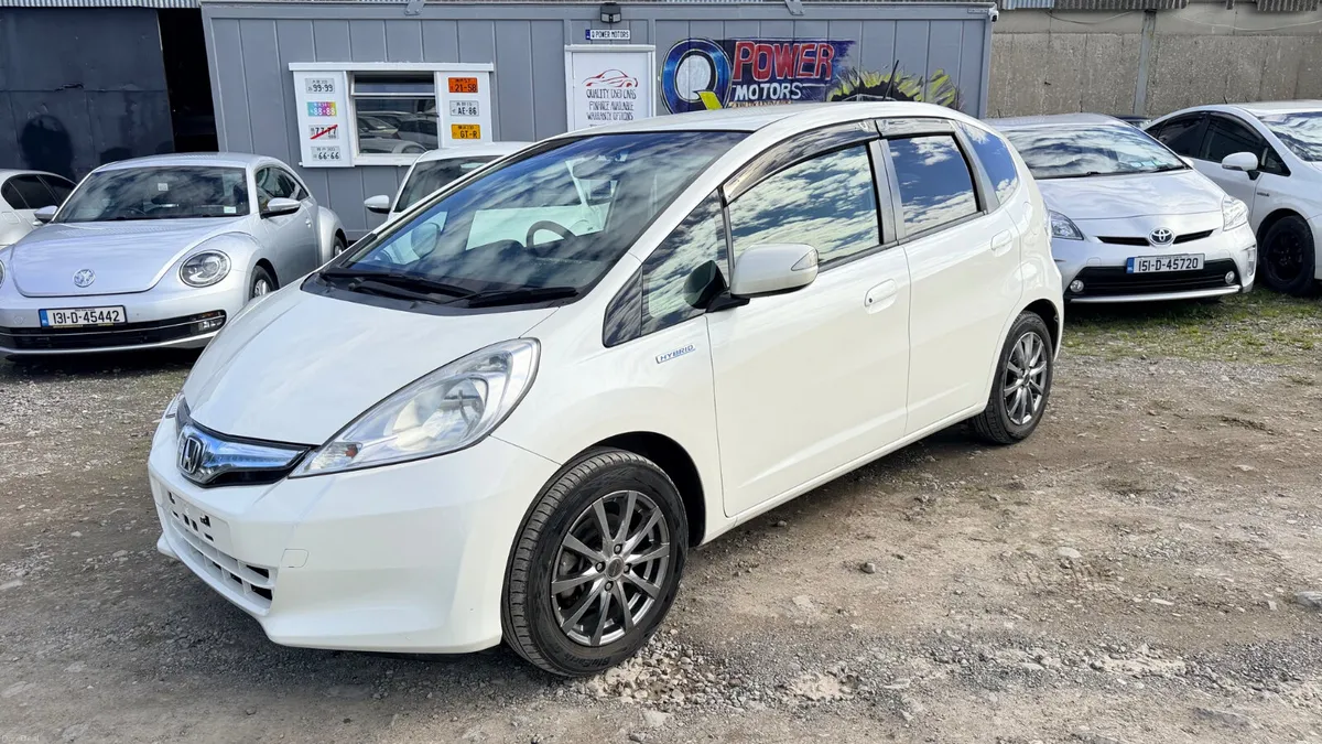 2013 Honda Fit Hybrid  Half Leather - Image 5