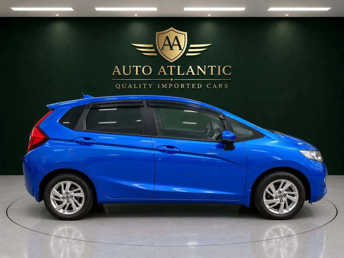 ❁ Honda Fit Hybrid ❁ Immaculate low mileage ❁ - Image 4
