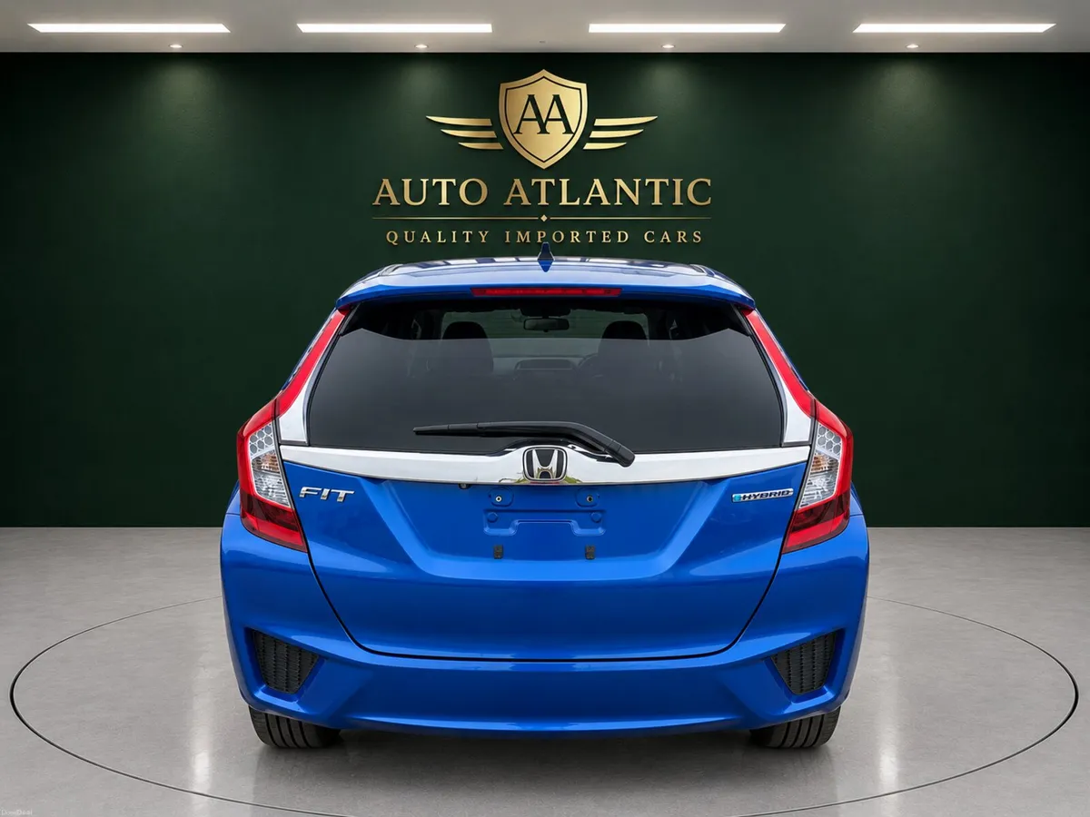 ❁ Honda Fit Hybrid ❁ Immaculate low mileage ❁ - Image 5