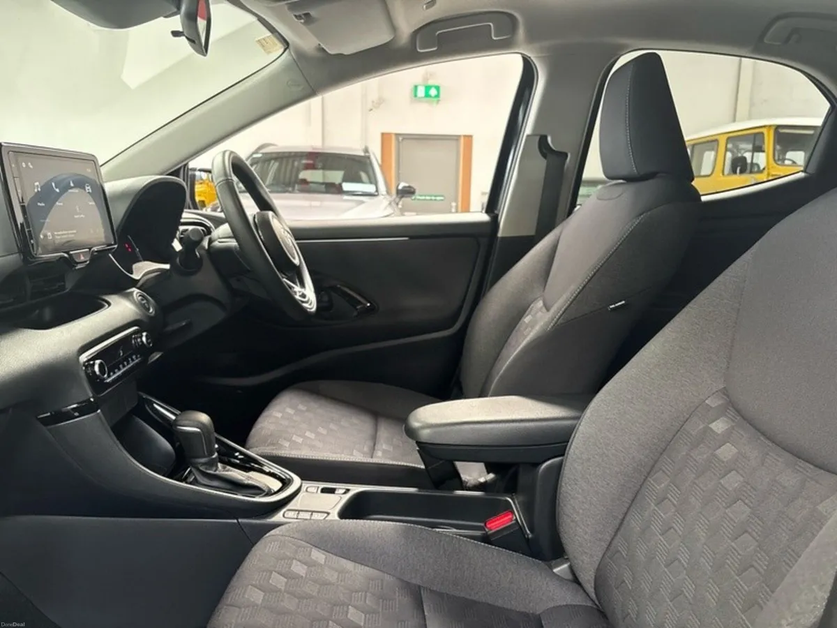 Toyota Yaris Yaris HEV Lunasport - Image 6