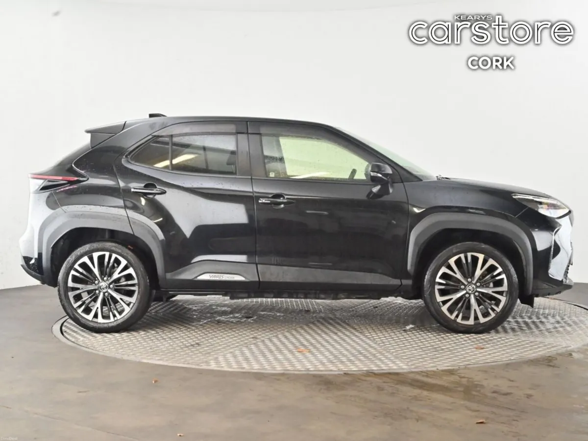 Toyota Yaris Cross HYBRID Z - Image 2
