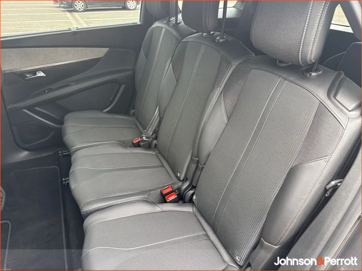 Peugeot 5008 1.2 Hybrid 136bhp E-DCS6 GT - Image 5