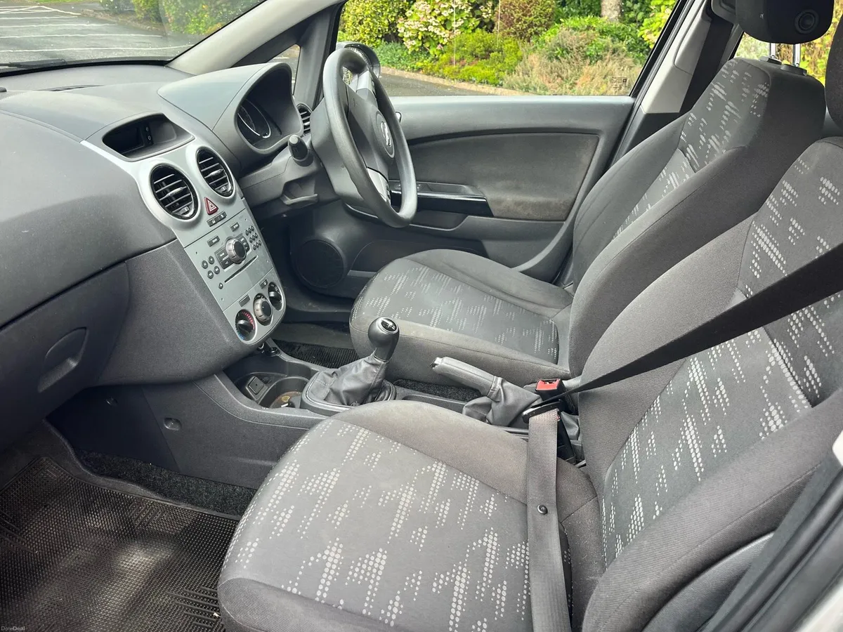Opel Corsa 2011 - Image 4