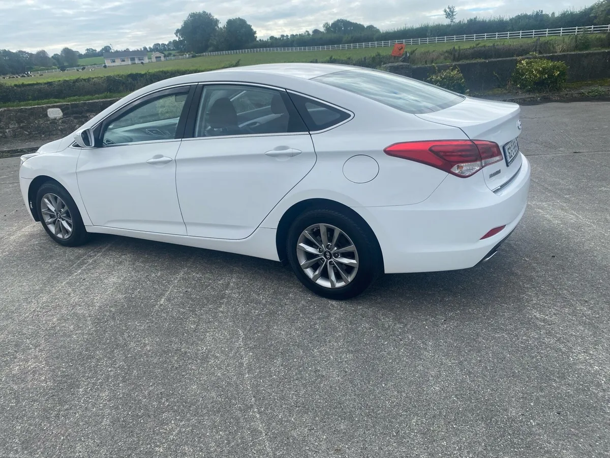 Car - Image 3
