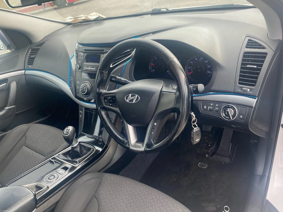 Car - Image 5